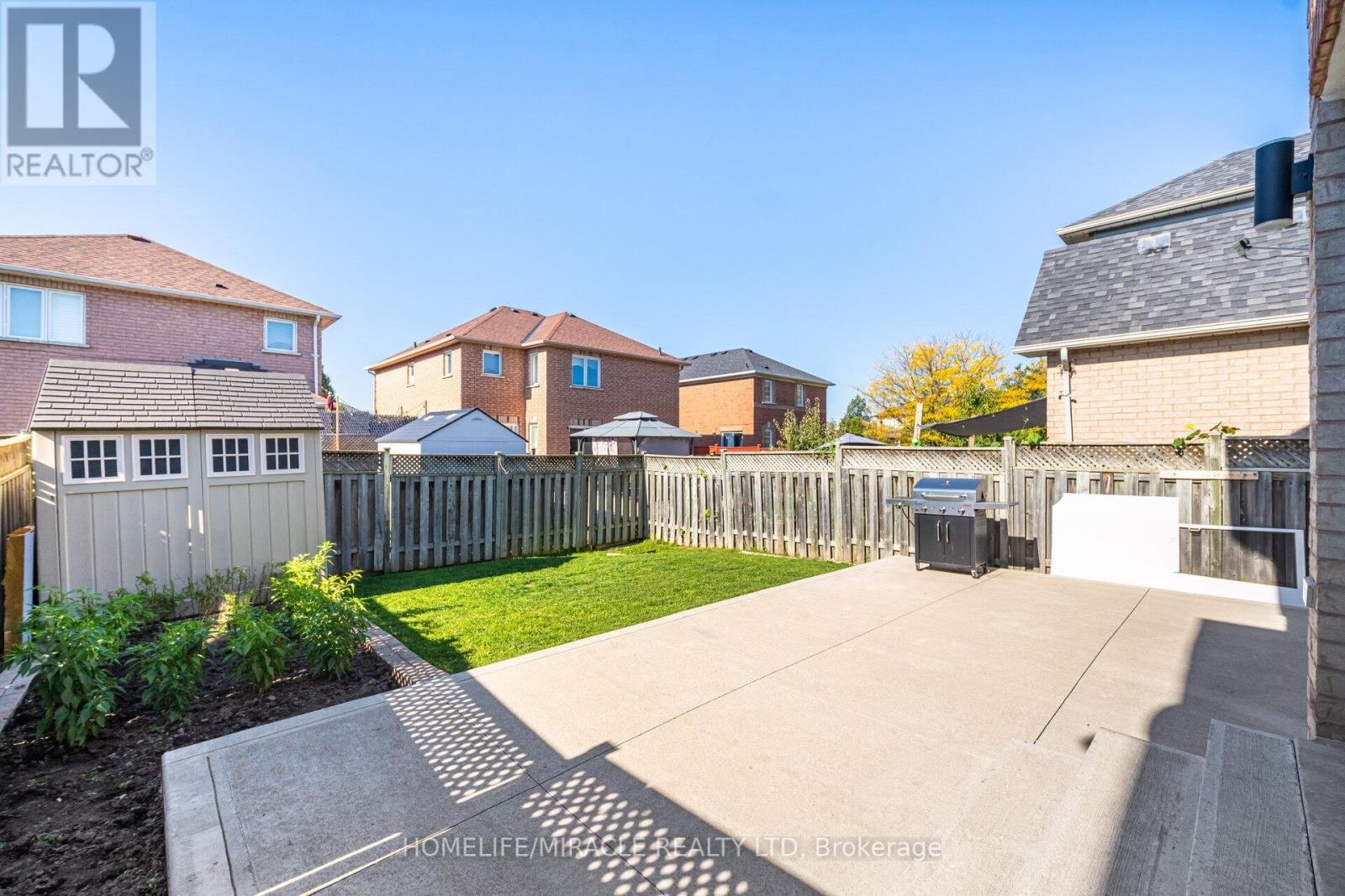 8 Twin Pines Crescent, Brampton (Northwest Sandalwood Parkway), Ontario  L7A 1M5 - Photo 49 - W12442496