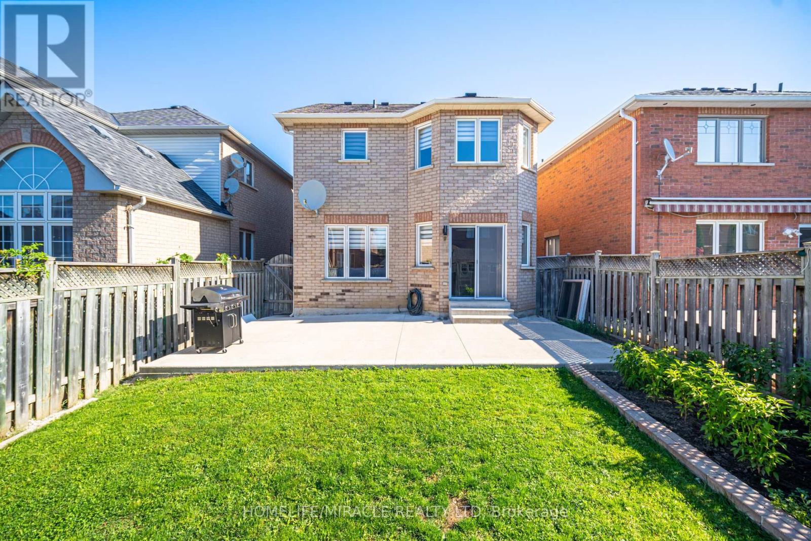 8 Twin Pines Crescent, Brampton (Northwest Sandalwood Parkway), Ontario  L7A 1M5 - Photo 50 - W12442496