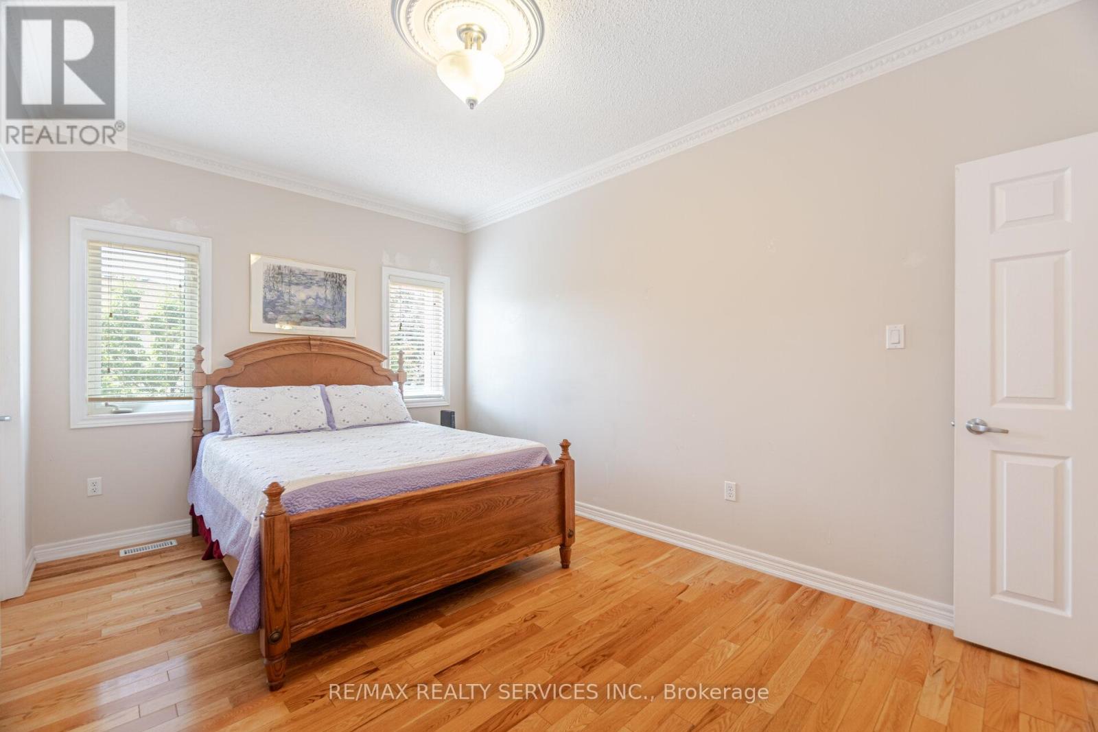 2413 Salcome Drive, Oakville (Jc Joshua Creek), Ontario  L6H 7N5 - Photo 26 - W12442499