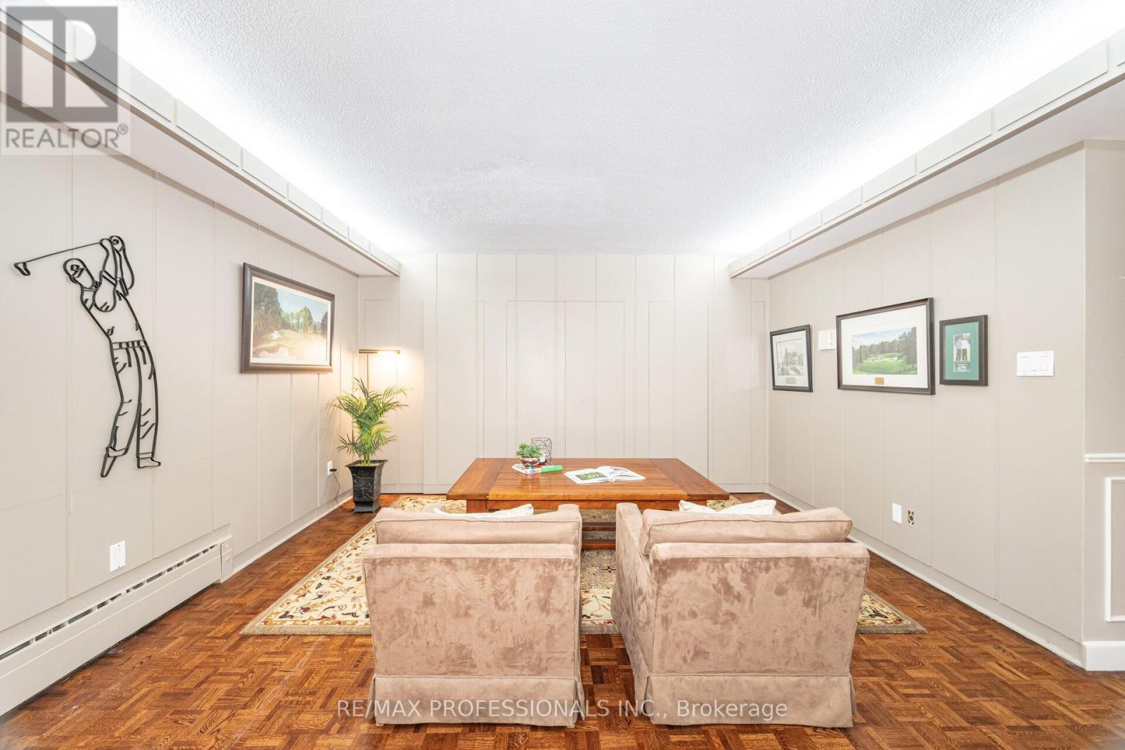 32 Edenbrook Hill, Toronto (Edenbridge-Humber Valley), Ontario  M9A 3Z6 - Photo 11 - W12442517