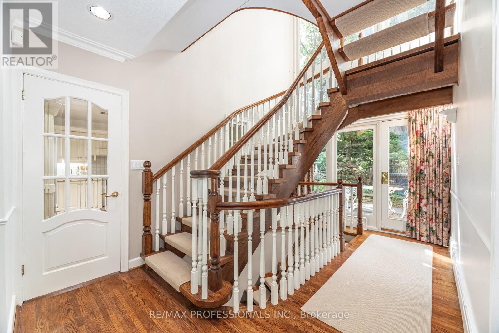 32 Edenbrook Hill, Toronto (Edenbridge-Humber Valley), Ontario  M9A 3Z6 - Photo 16 - W12442517