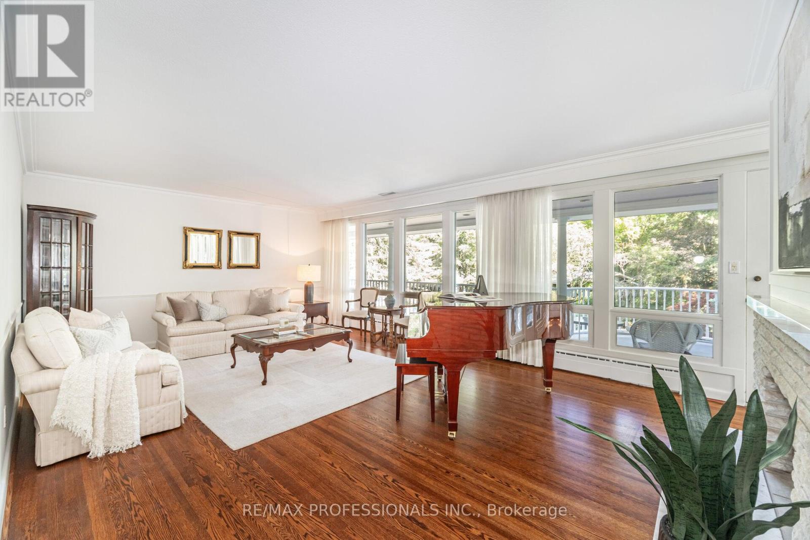 32 Edenbrook Hill, Toronto (Edenbridge-Humber Valley), Ontario  M9A 3Z6 - Photo 18 - W12442517