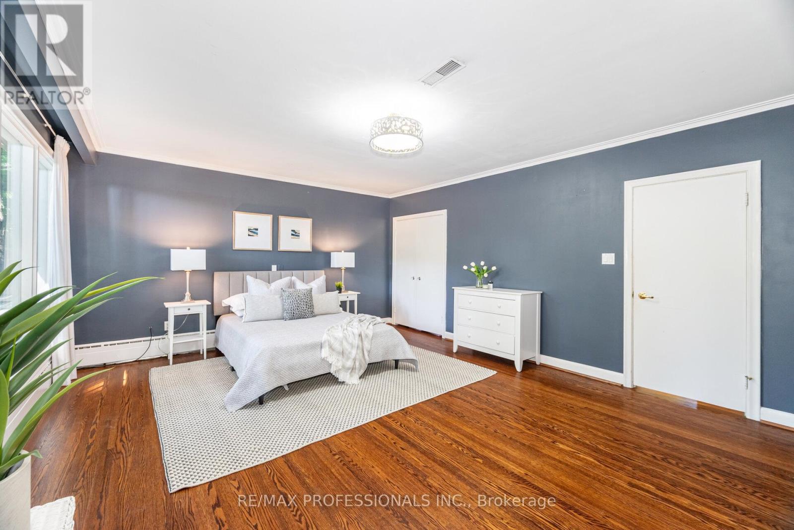 32 Edenbrook Hill, Toronto (Edenbridge-Humber Valley), Ontario  M9A 3Z6 - Photo 28 - W12442517