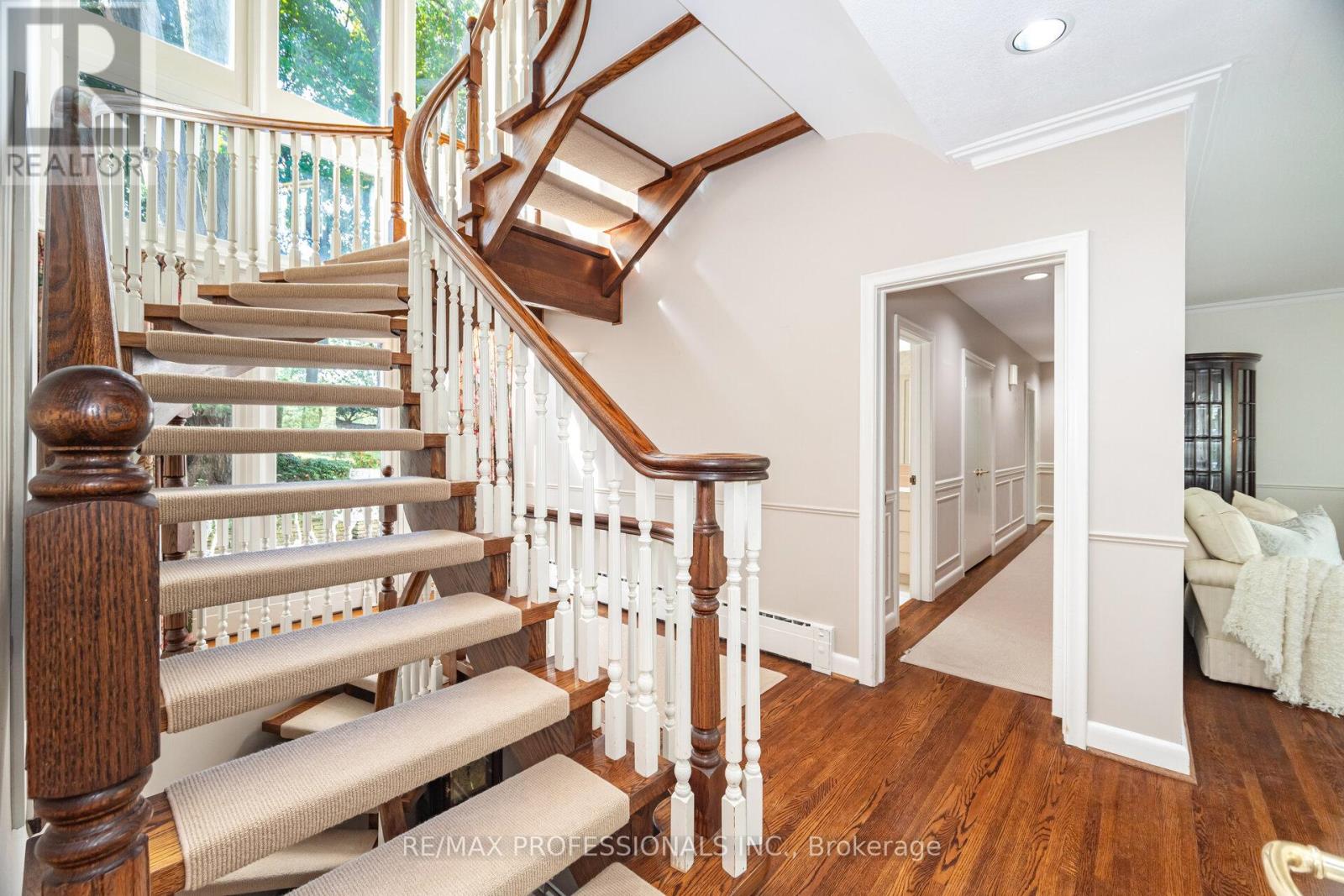 32 Edenbrook Hill, Toronto (Edenbridge-Humber Valley), Ontario  M9A 3Z6 - Photo 32 - W12442517