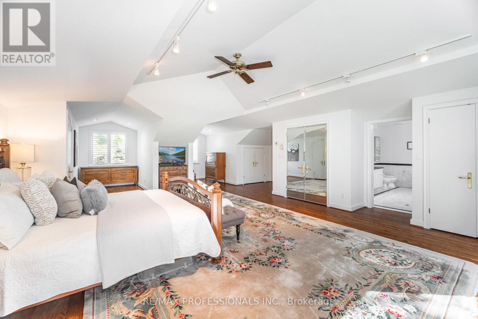 32 Edenbrook Hill, Toronto (Edenbridge-Humber Valley), Ontario  M9A 3Z6 - Photo 36 - W12442517