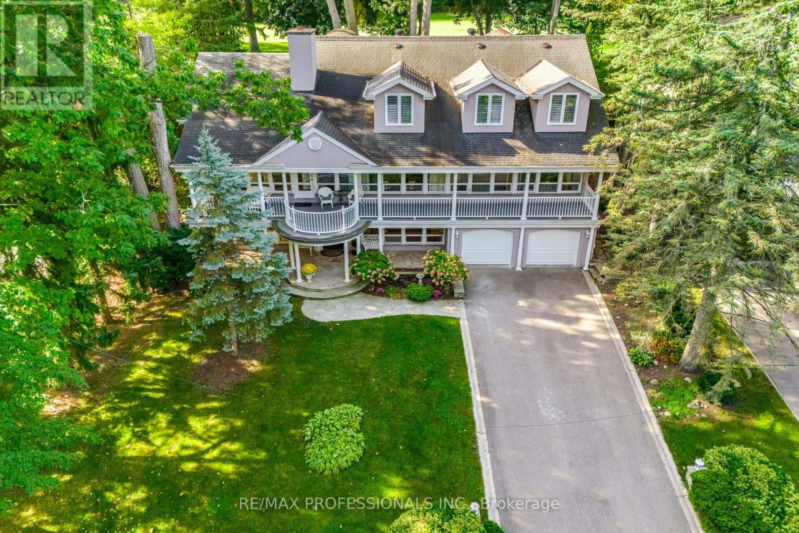 32 Edenbrook Hill, Toronto (Edenbridge-Humber Valley), Ontario  M9A 3Z6 - Photo 4 - W12442517