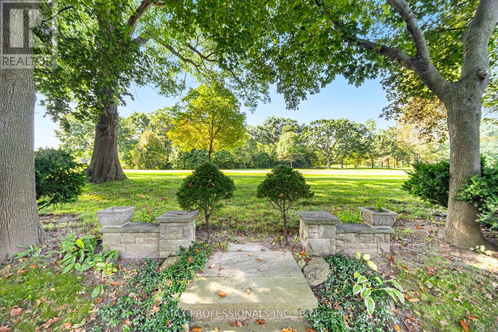 32 Edenbrook Hill, Toronto (Edenbridge-Humber Valley), Ontario  M9A 3Z6 - Photo 43 - W12442517