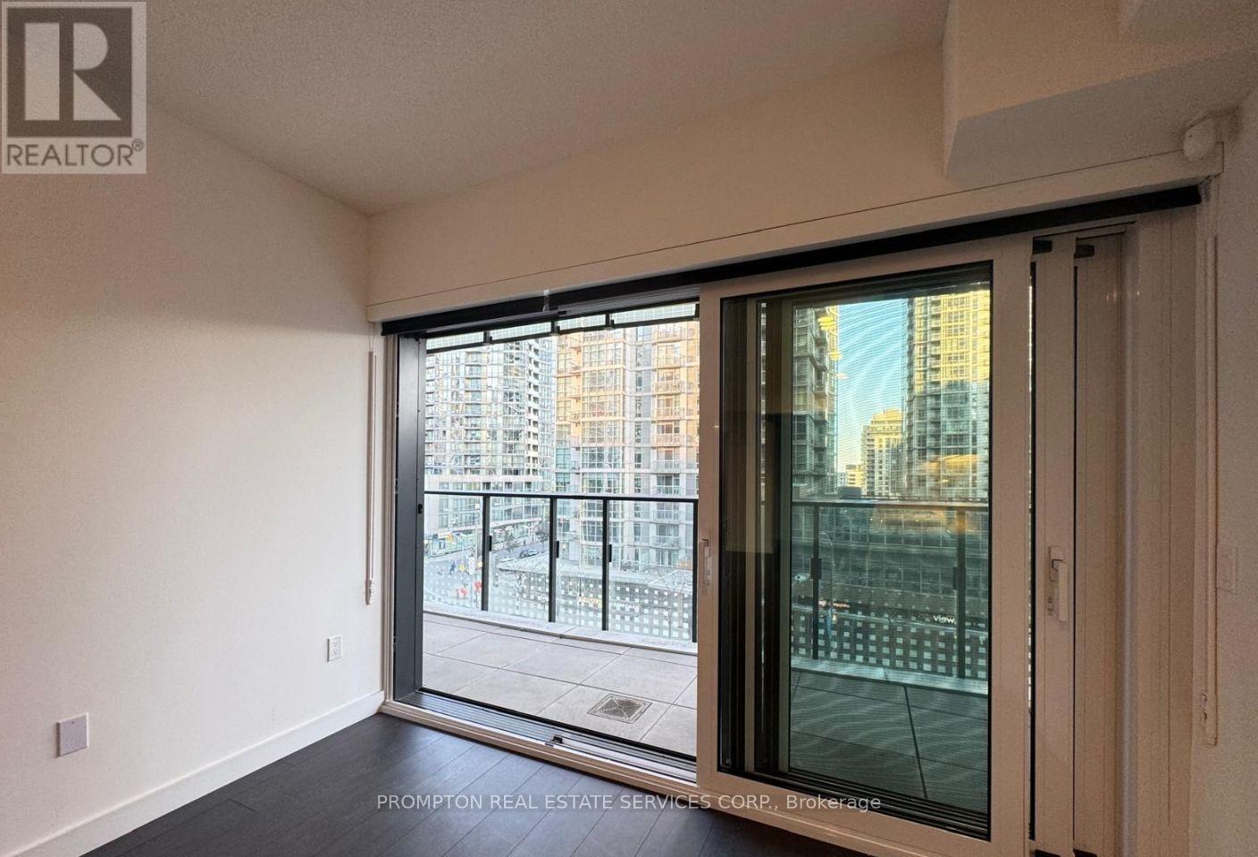 617 - 1 Concord Cityplace Way, Toronto, Ontario  M5V 0X3 - Photo 17 - C12442551