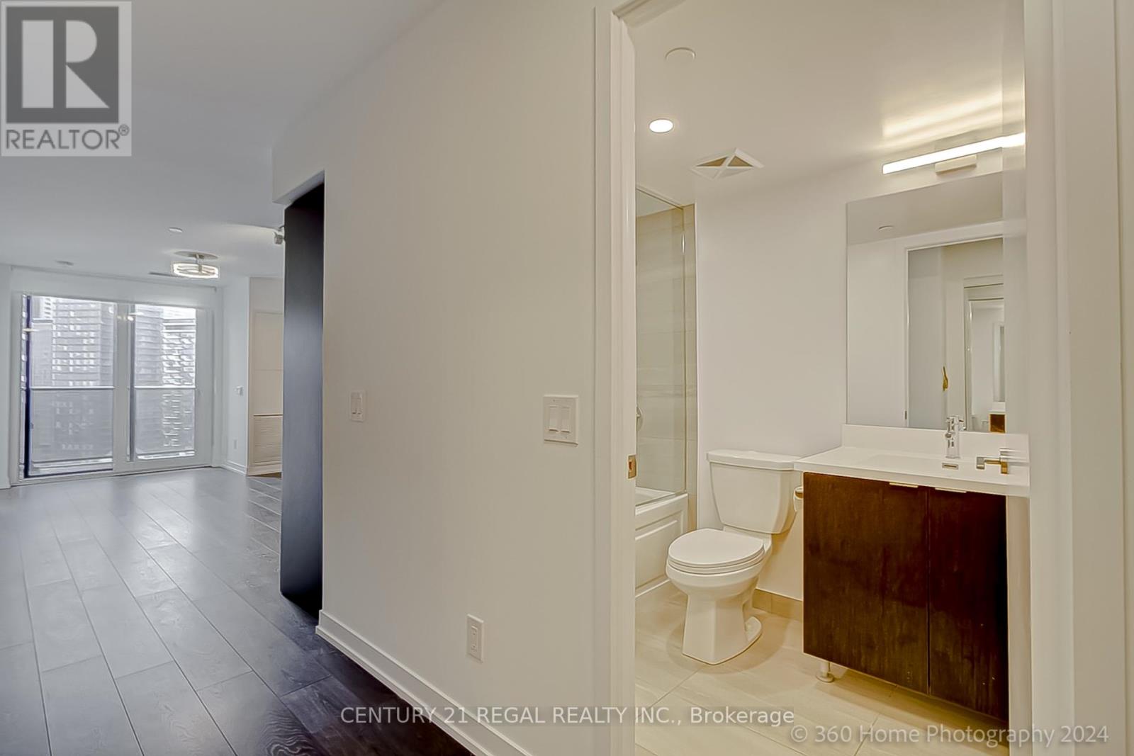Ph105 - 219 Dundas Street E, Toronto, Ontario  M5A 0V1 - Photo 7 - C12442586