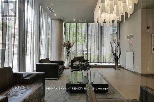 709 - 126 Simcoe Street, Toronto, Ontario  M5H 4E6 - Photo 4 - C12442600