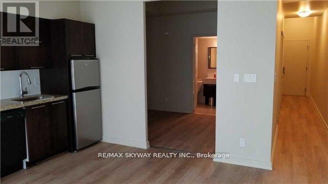 709 - 126 Simcoe Street, Toronto, Ontario  M5H 4E6 - Photo 8 - C12442600