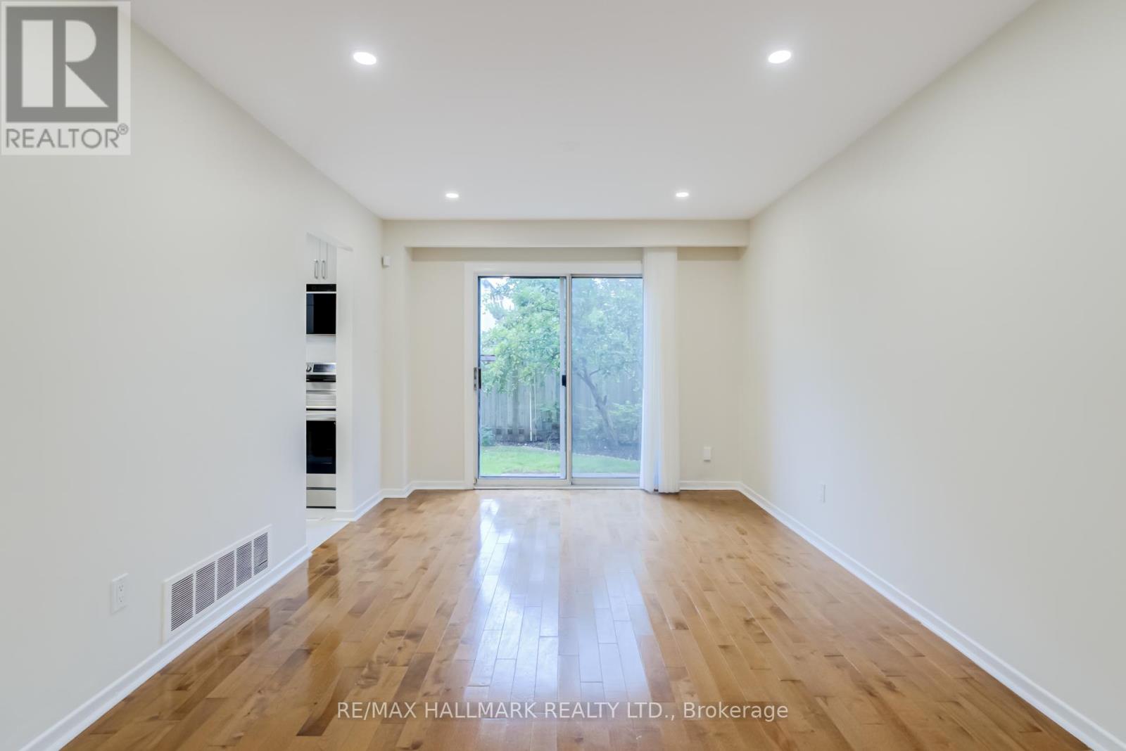 50 Song Meadoway, Toronto, Ontario  M2H 2T7 - Photo 15 - C12442612