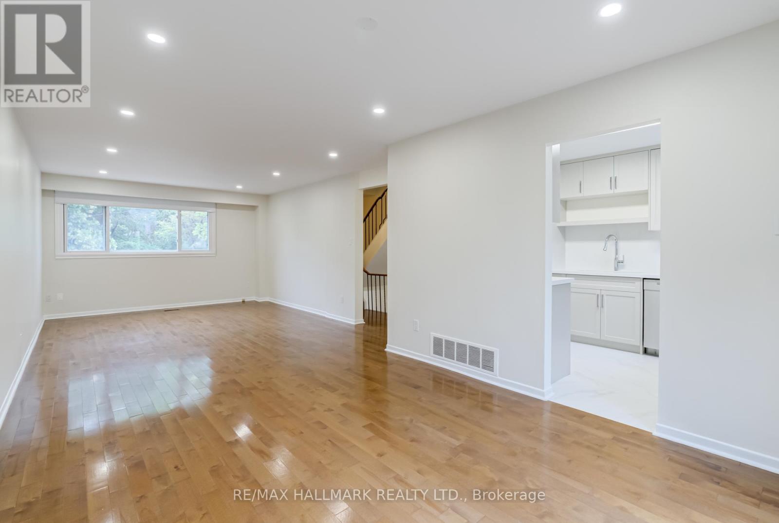 50 Song Meadoway, Toronto, Ontario  M2H 2T7 - Photo 17 - C12442612