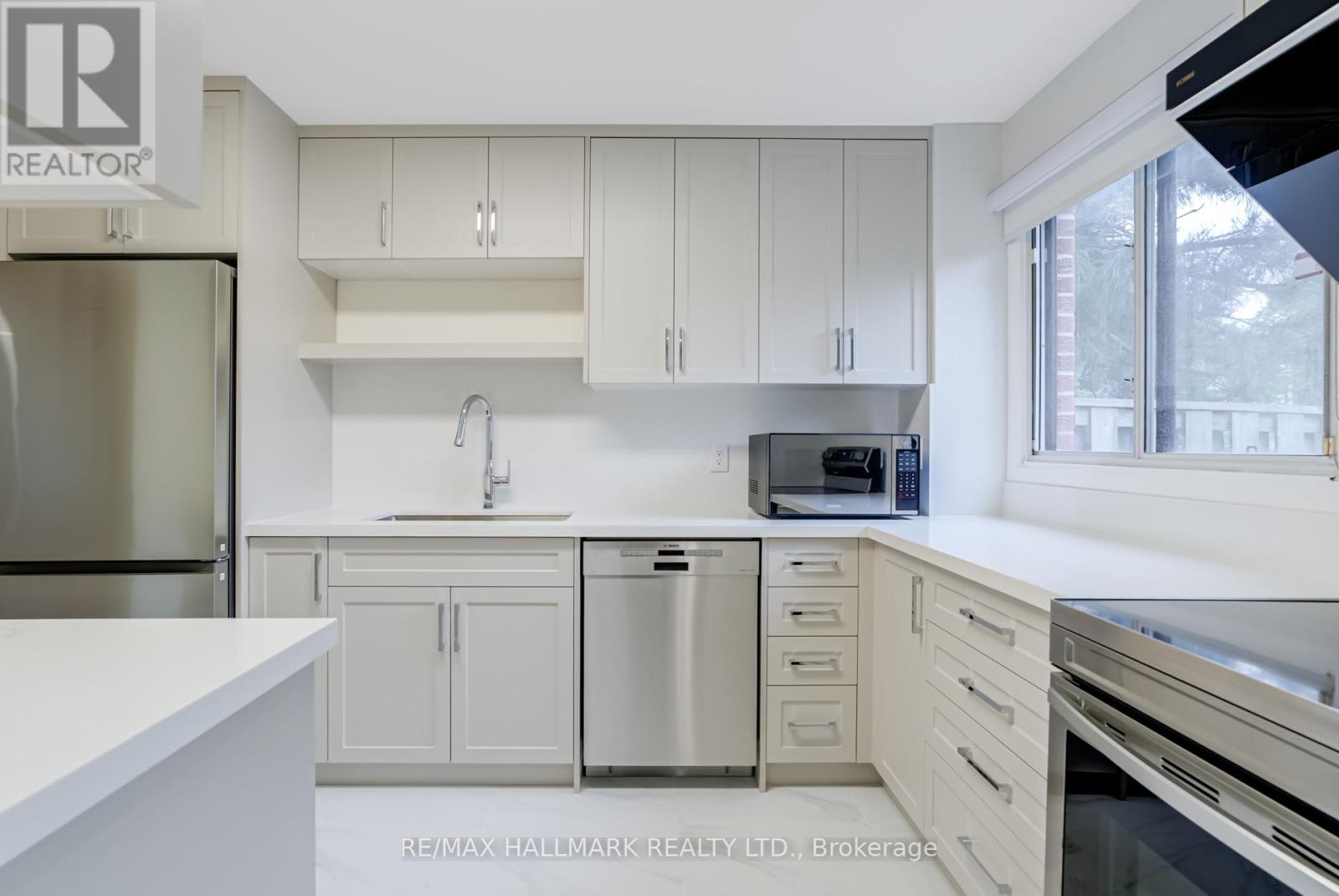 50 Song Meadoway, Toronto, Ontario  M2H 2T7 - Photo 18 - C12442612