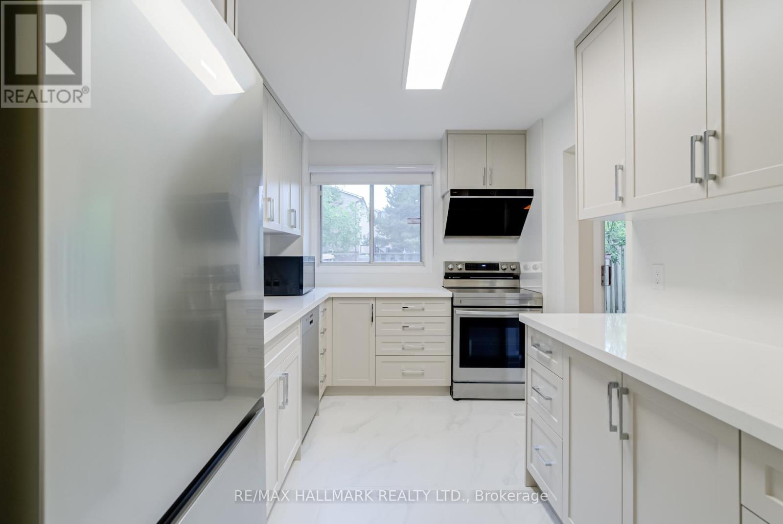 50 Song Meadoway, Toronto, Ontario  M2H 2T7 - Photo 20 - C12442612