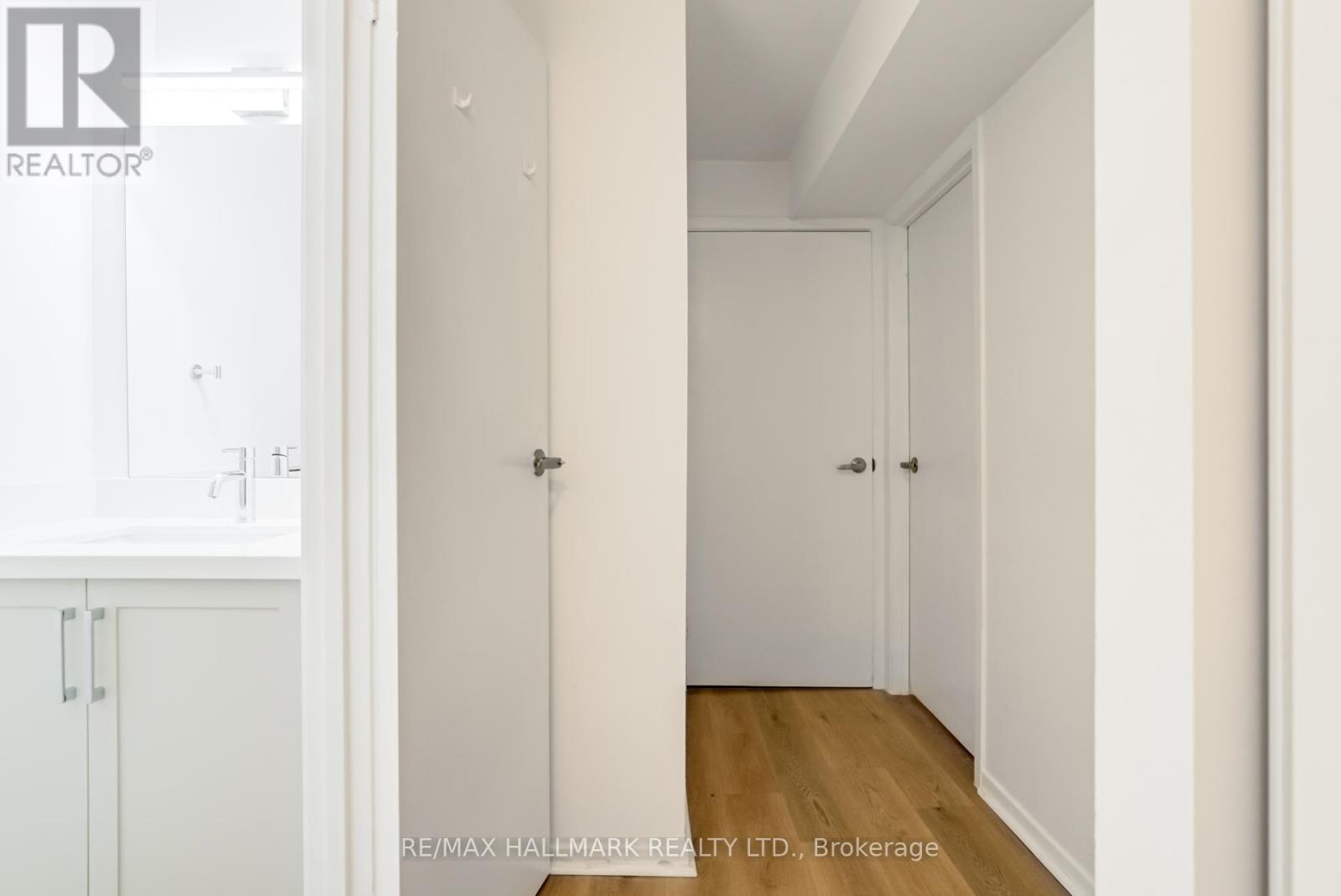 50 Song Meadoway, Toronto, Ontario  M2H 2T7 - Photo 38 - C12442612
