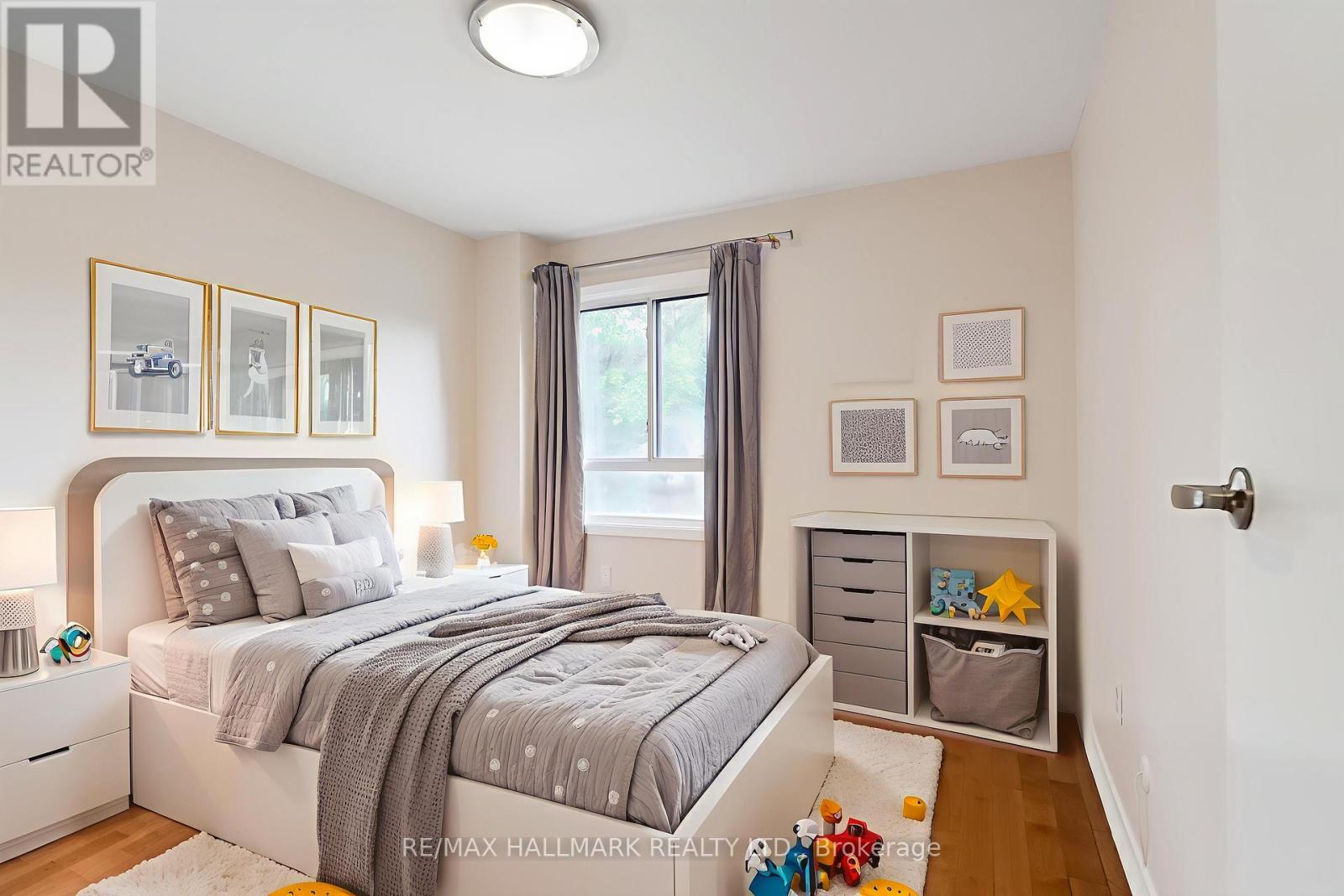 50 Song Meadoway, Toronto, Ontario  M2H 2T7 - Photo 4 - C12442612