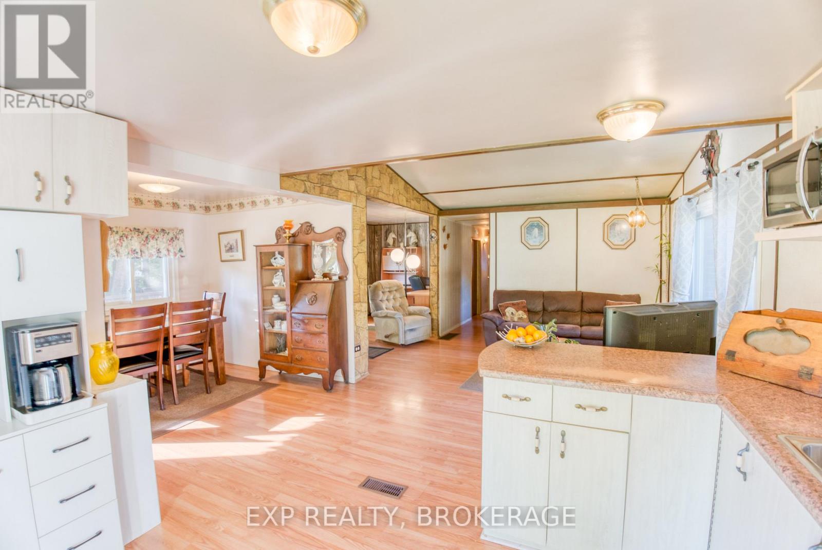 1103 Harold Road, Frontenac, Ontario  K0H 2E0 - Photo 12 - X12442684