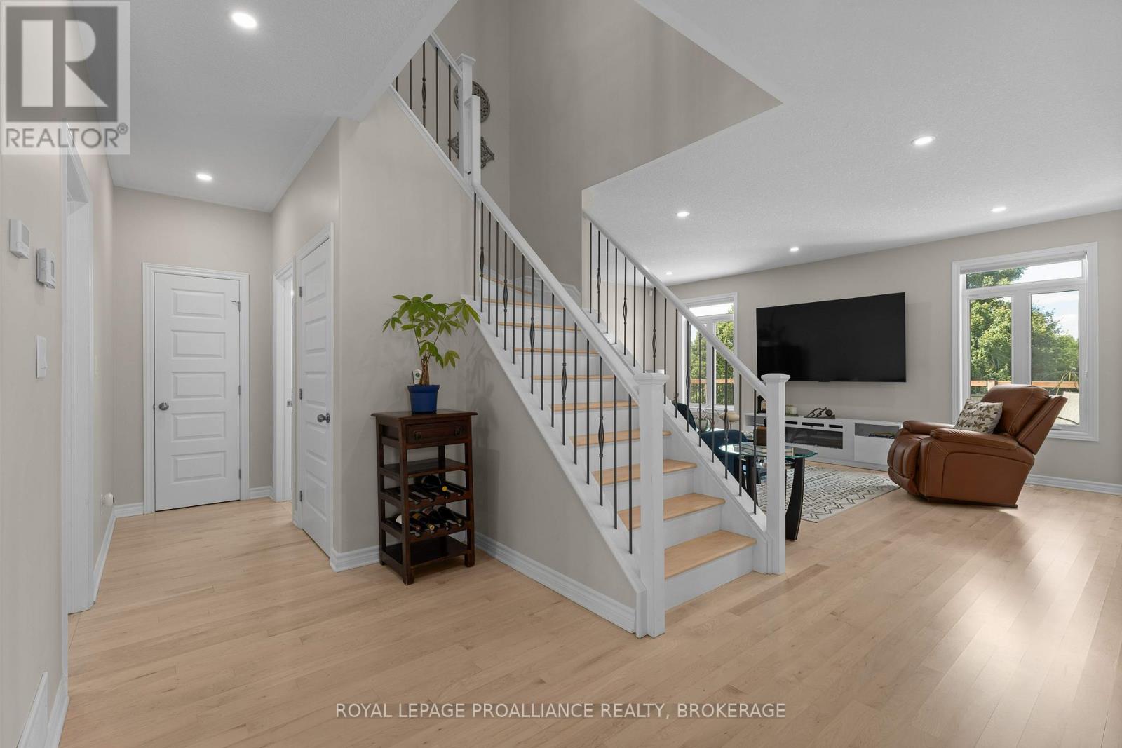 1713 Executive Avenue, Kingston, Ontario  K7P 0L9 - Photo 8 - X12442811