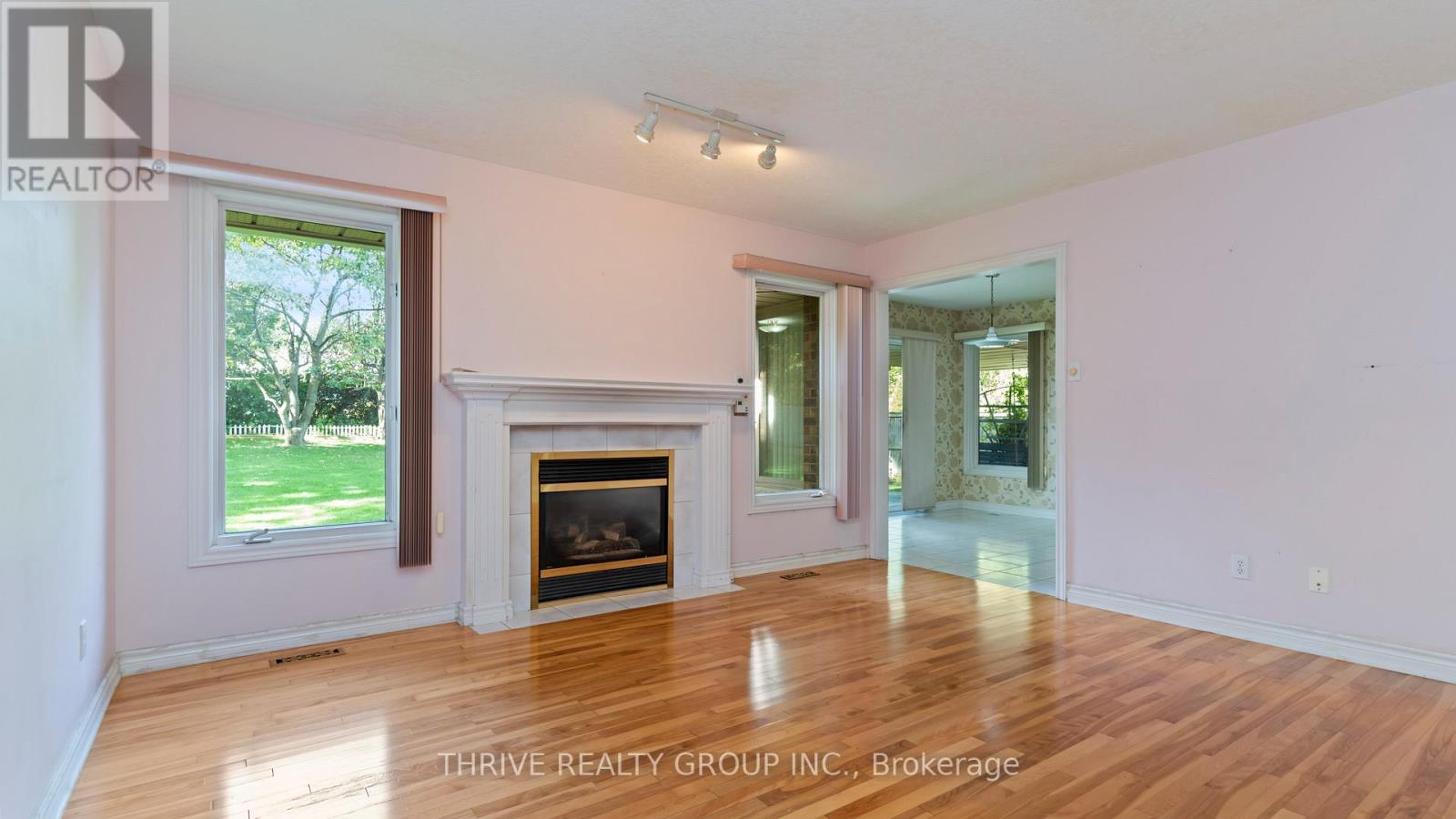 217 Mary Avenue, London South (South D), Ontario  N6J 3L8 - Photo 10 - X12442707