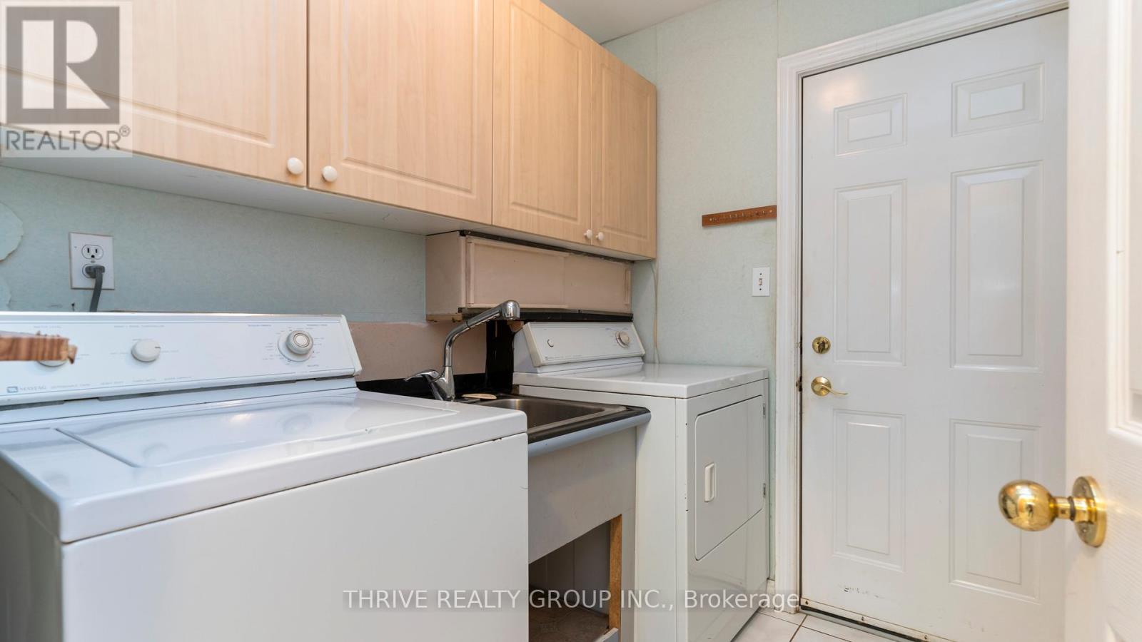 217 Mary Avenue, London South (South D), Ontario  N6J 3L8 - Photo 24 - X12442707