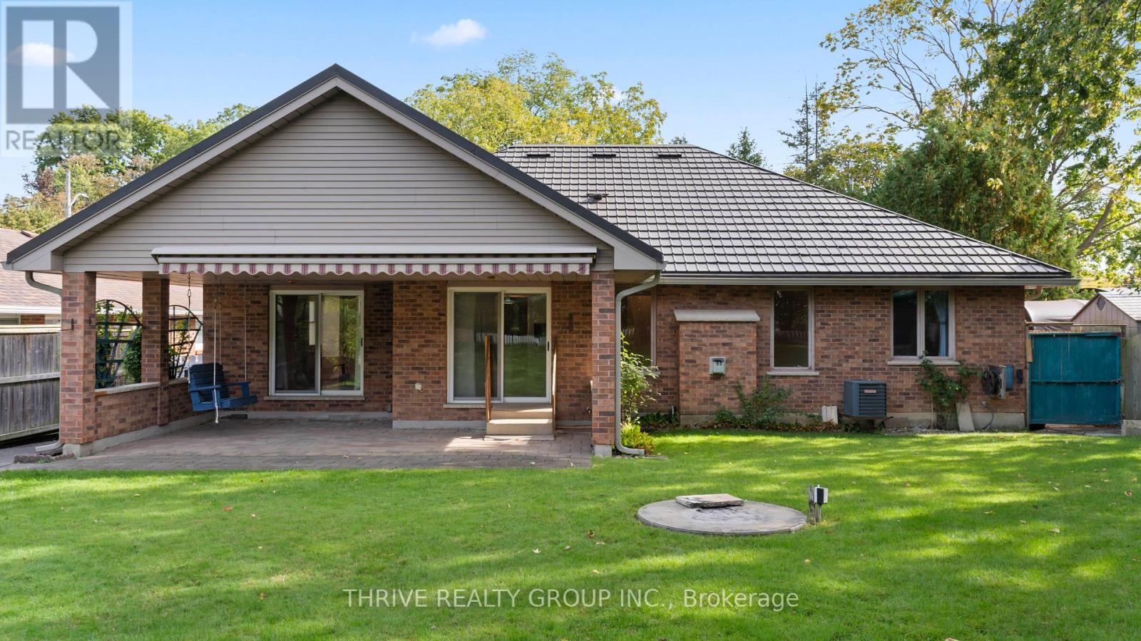 217 Mary Avenue, London South (South D), Ontario  N6J 3L8 - Photo 36 - X12442707