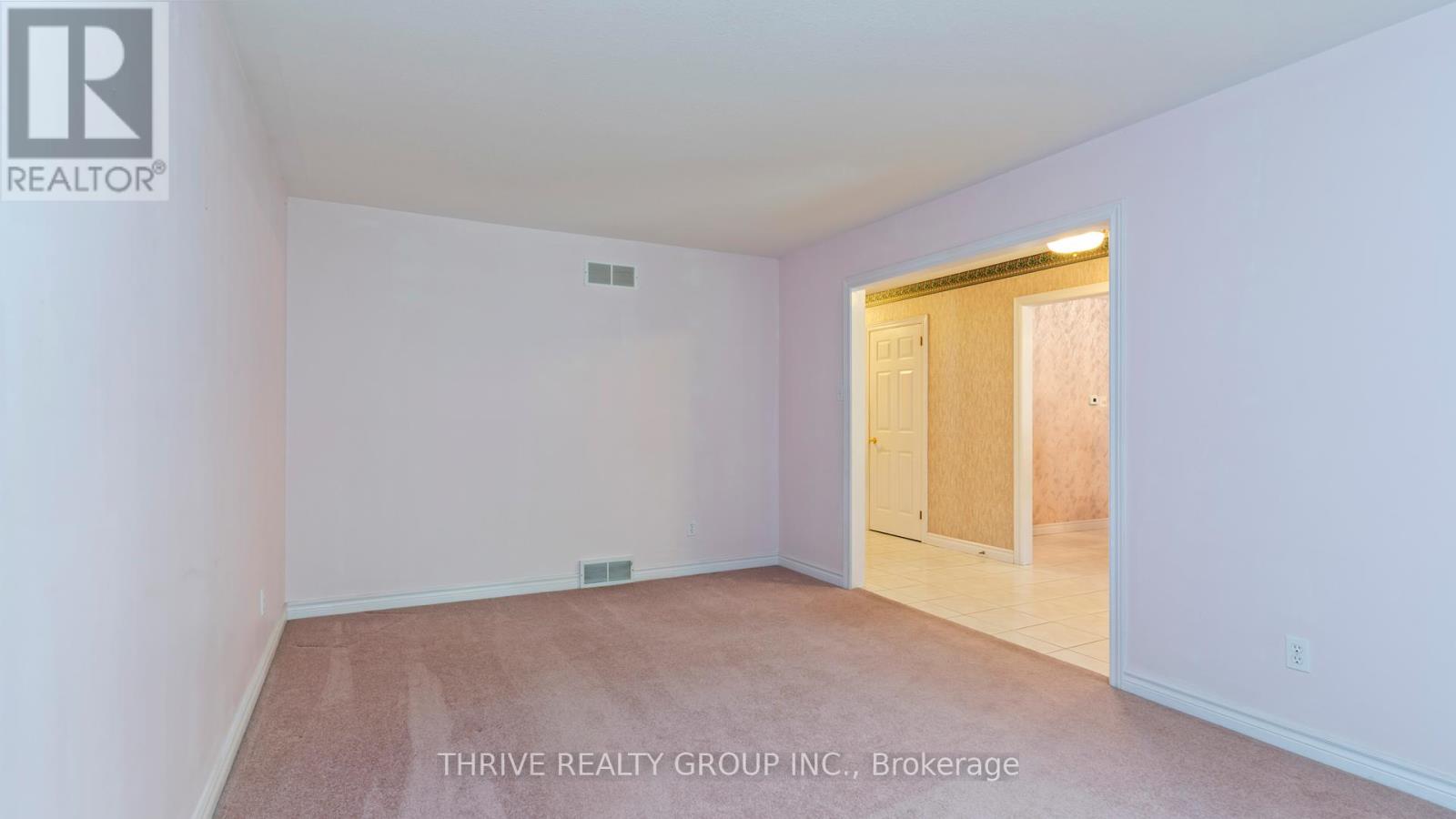 217 Mary Avenue, London South (South D), Ontario  N6J 3L8 - Photo 7 - X12442707