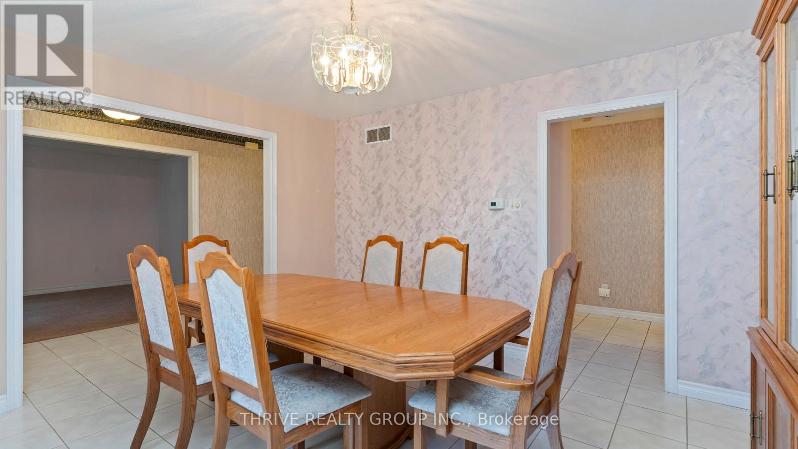 217 Mary Avenue, London South (South D), Ontario  N6J 3L8 - Photo 9 - X12442707