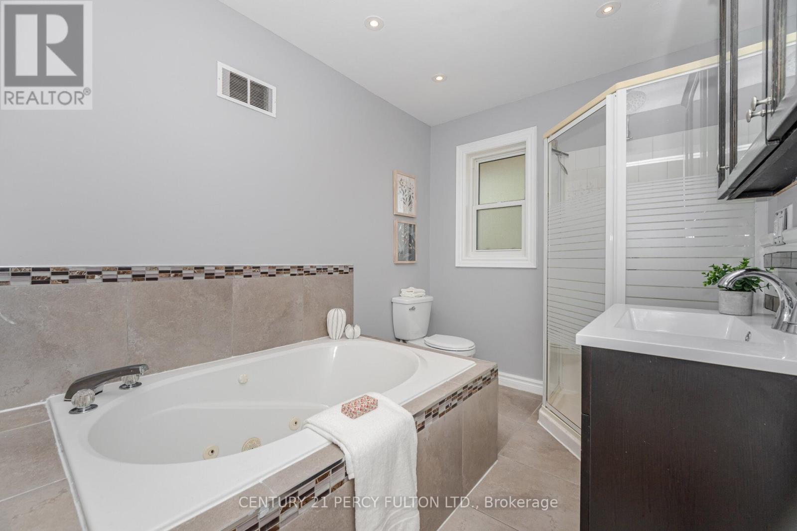 600 Ridgeway Avenue, Oshawa (Mclaughlin), Ontario  L1J 2W2 - Photo 17 - E12442626