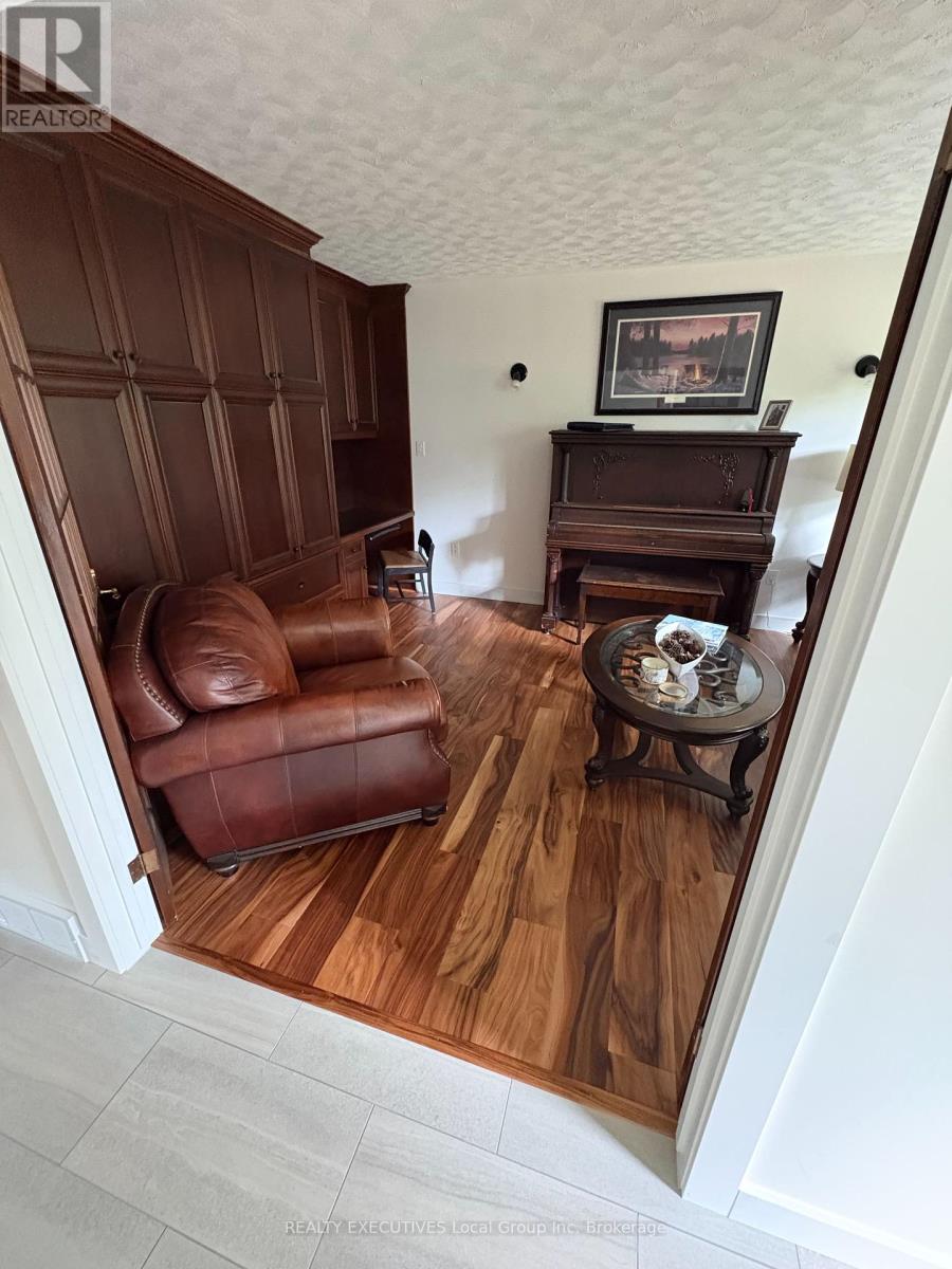 1 Springdale Drive, North Bay, Ontario  P1B 8G2 - Photo 14 - X12411541