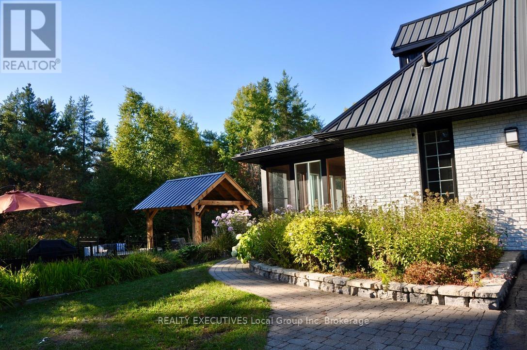 1 Springdale Drive, North Bay, Ontario  P1B 8G2 - Photo 3 - X12411541