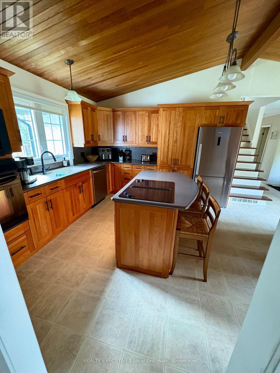 1 Springdale Drive, North Bay, Ontario  P1B 8G2 - Photo 6 - X12411541