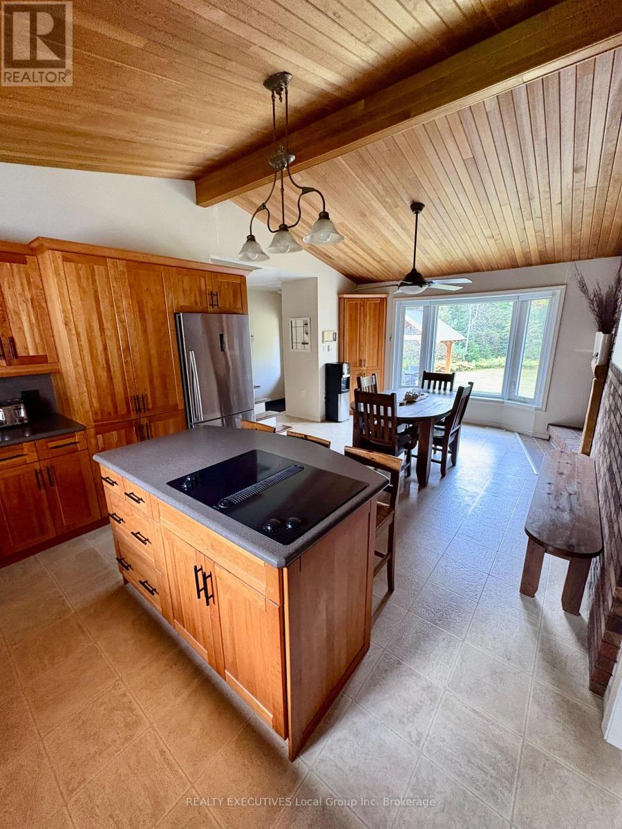 1 Springdale Drive, North Bay, Ontario  P1B 8G2 - Photo 8 - X12411541