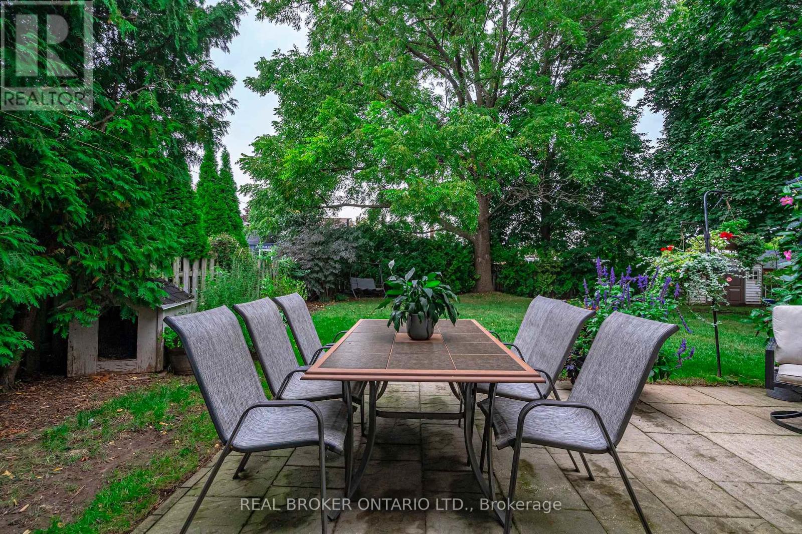 15 Blue Forest Drive, Grimsby (Grimsby Beach), Ontario  L3M 4R4 - Photo 30 - X12442367