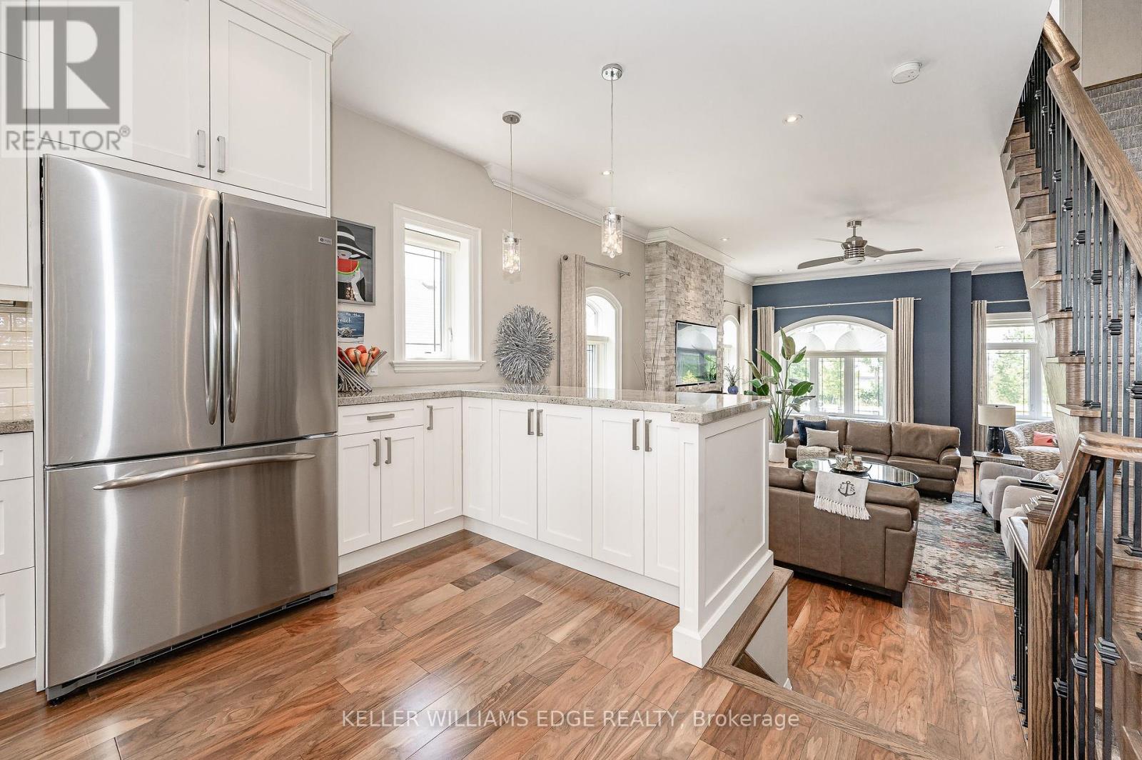 1081 Beach Boulevard, Hamilton (Hamilton Beach), Ontario  L8H 6Z9 - Photo 18 - X12442417