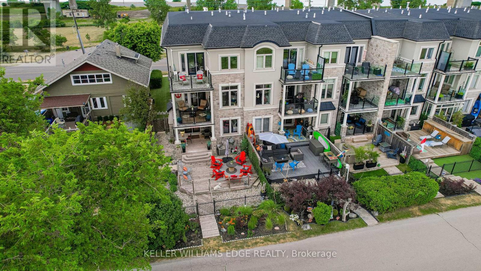 1081 Beach Boulevard, Hamilton (Hamilton Beach), Ontario  L8H 6Z9 - Photo 44 - X12442417