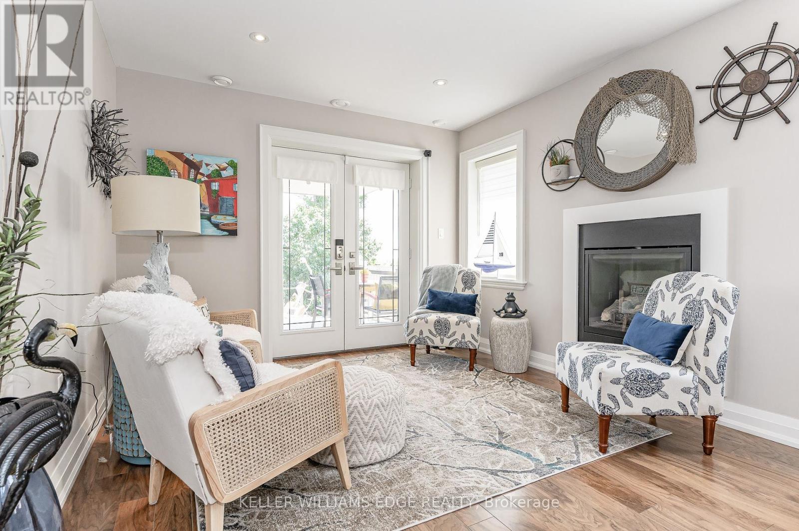 1081 Beach Boulevard, Hamilton (Hamilton Beach), Ontario  L8H 6Z9 - Photo 7 - X12442417
