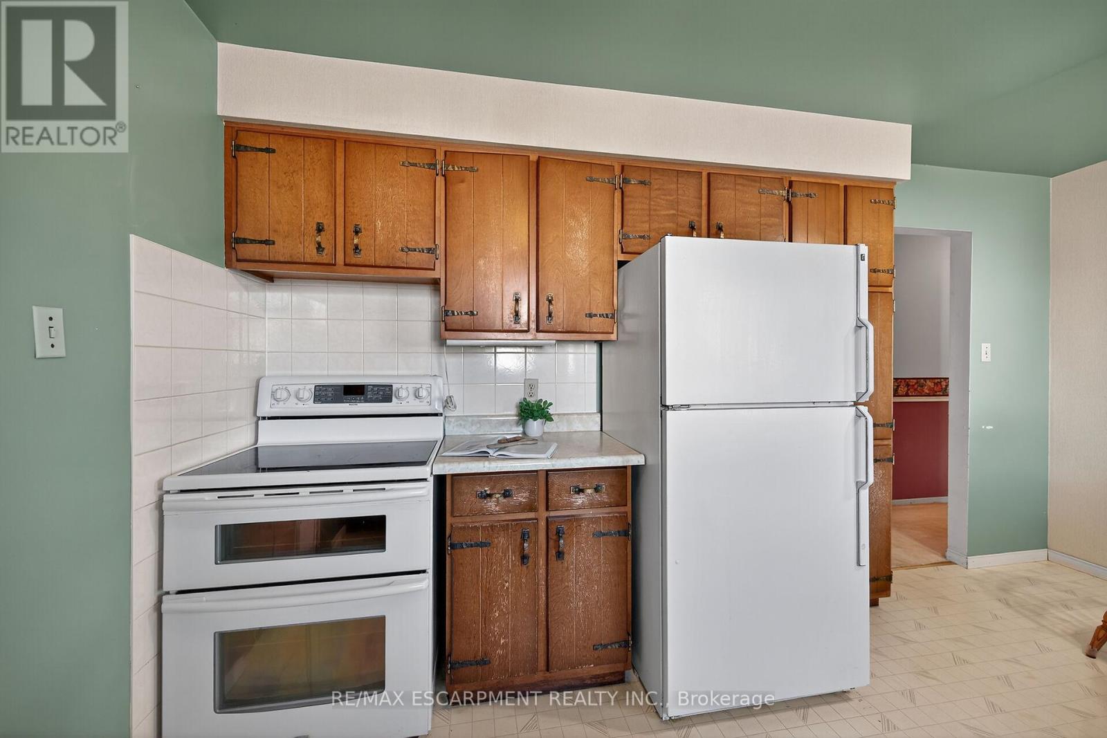 12 Athens Street, Haldimand, Ontario  N0A 1H0 - Photo 18 - X12442420