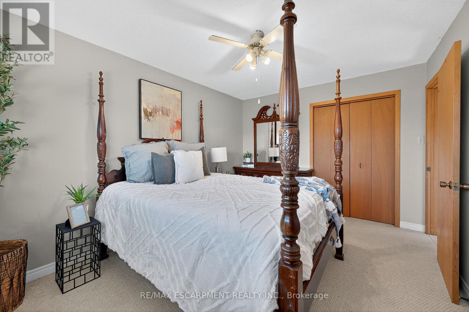 12 Athens Street, Haldimand, Ontario  N0A 1H0 - Photo 22 - X12442420