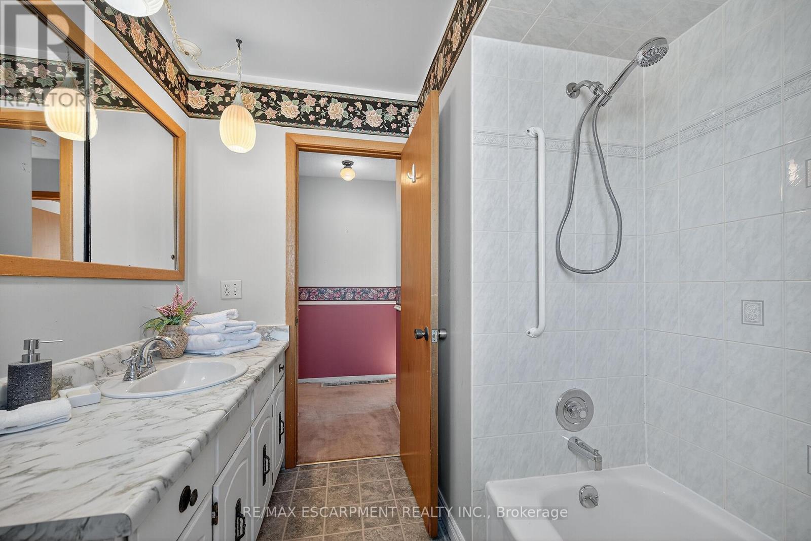 12 Athens Street, Haldimand, Ontario  N0A 1H0 - Photo 27 - X12442420