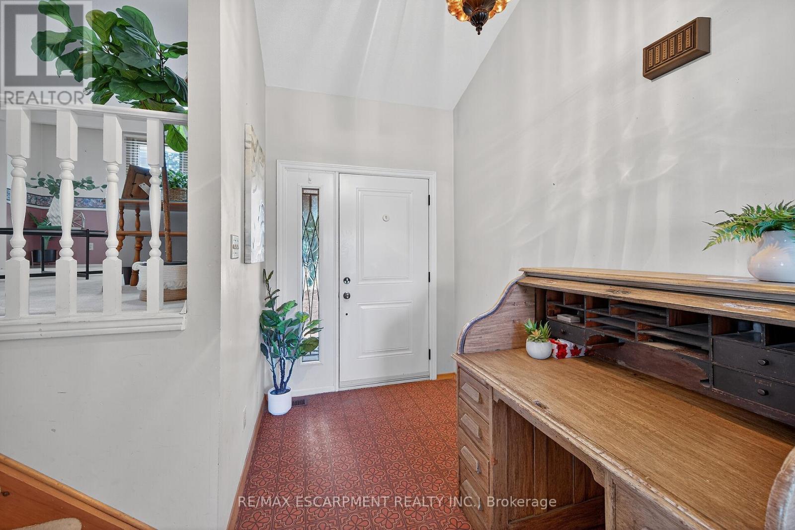 12 Athens Street, Haldimand, Ontario  N0A 1H0 - Photo 29 - X12442420