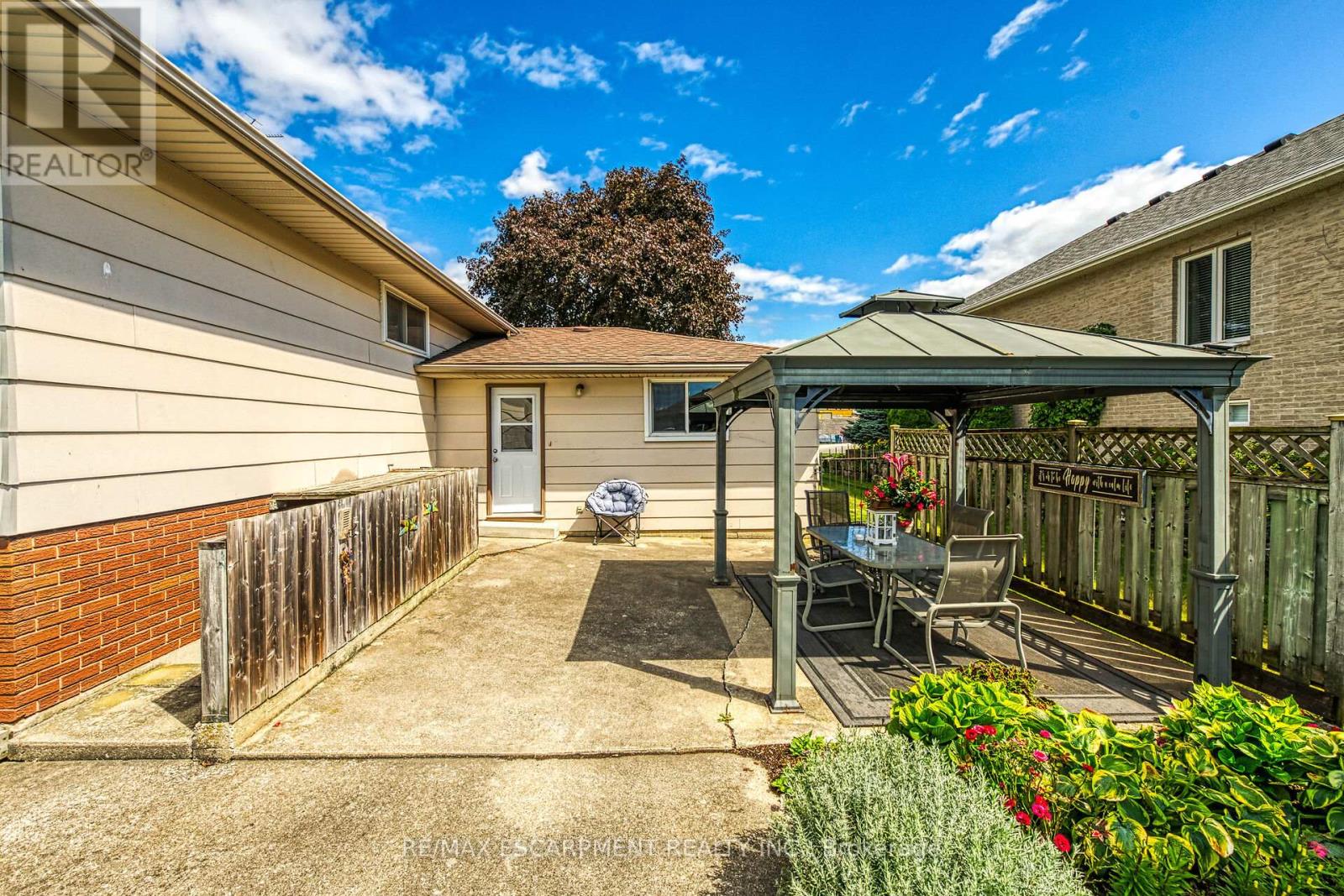 12 Athens Street, Haldimand, Ontario  N0A 1H0 - Photo 44 - X12442420