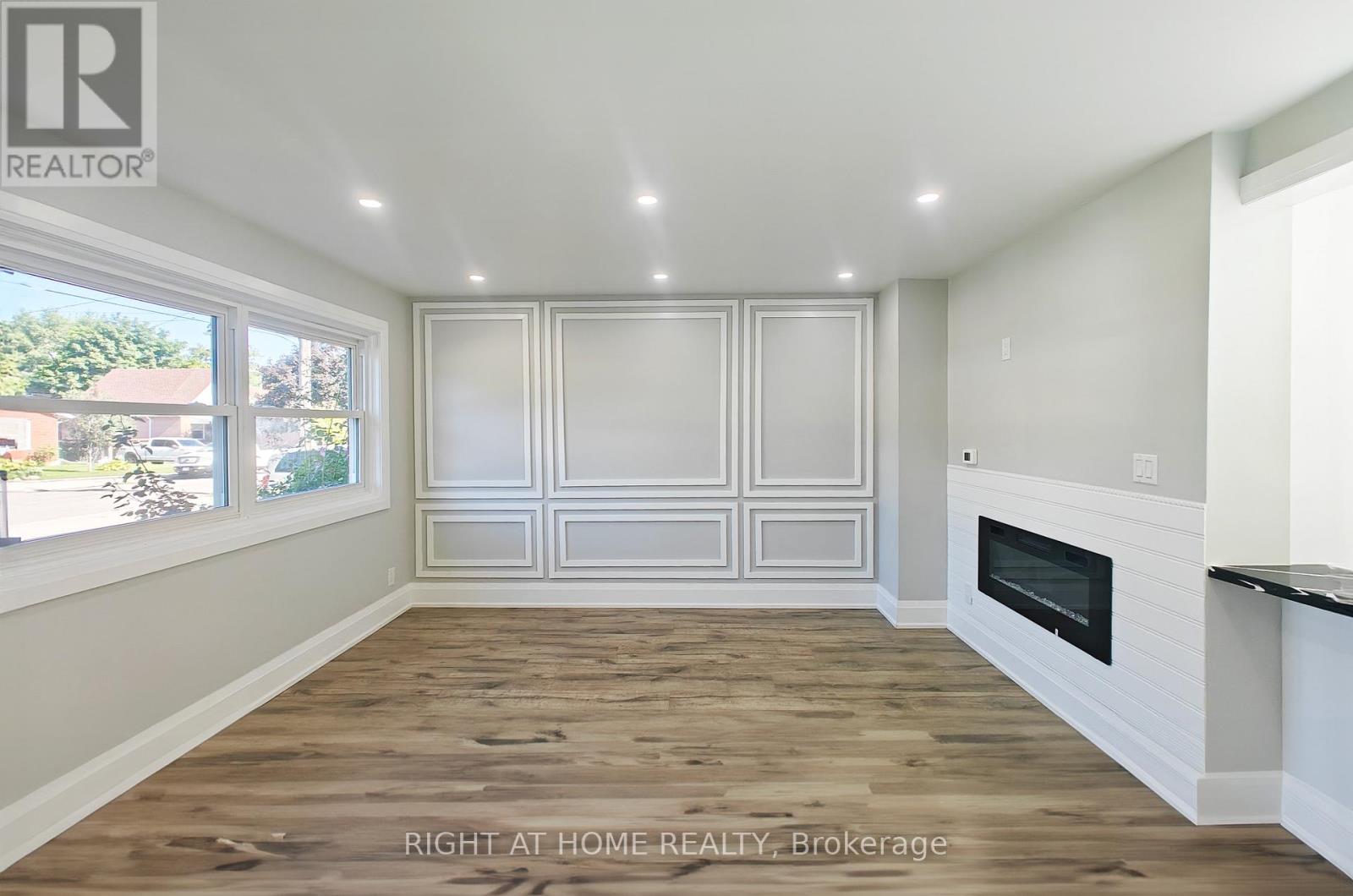 381 East 23rd Street, Hamilton (Burkholme), Ontario  L8V 2X5 - Photo 17 - X12442435