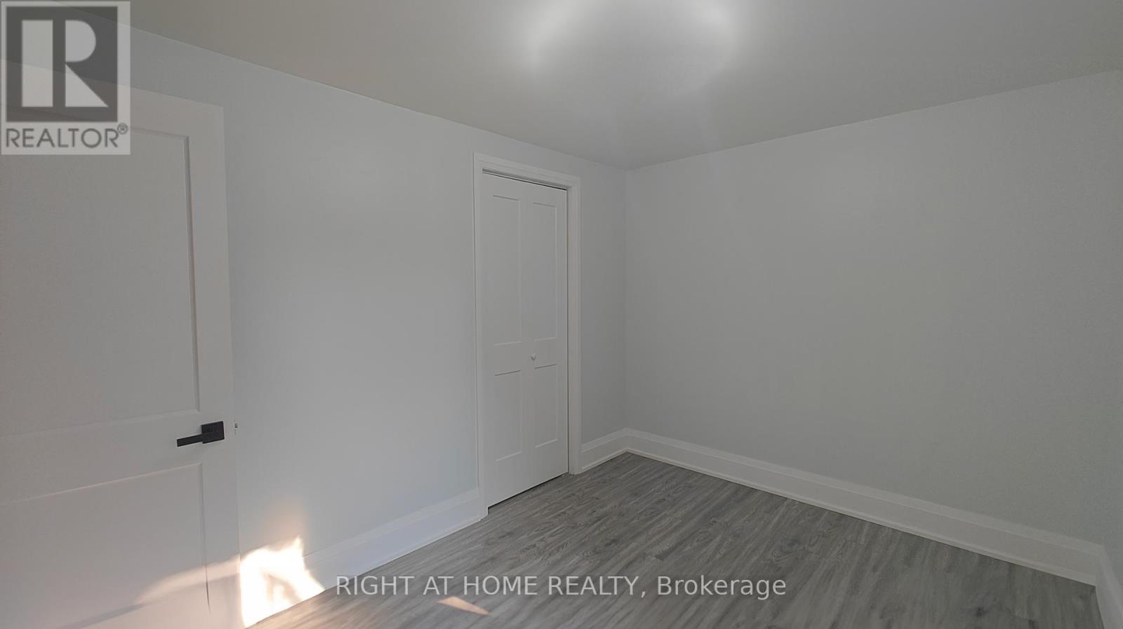 381 East 23rd Street, Hamilton (Burkholme), Ontario  L8V 2X5 - Photo 25 - X12442435