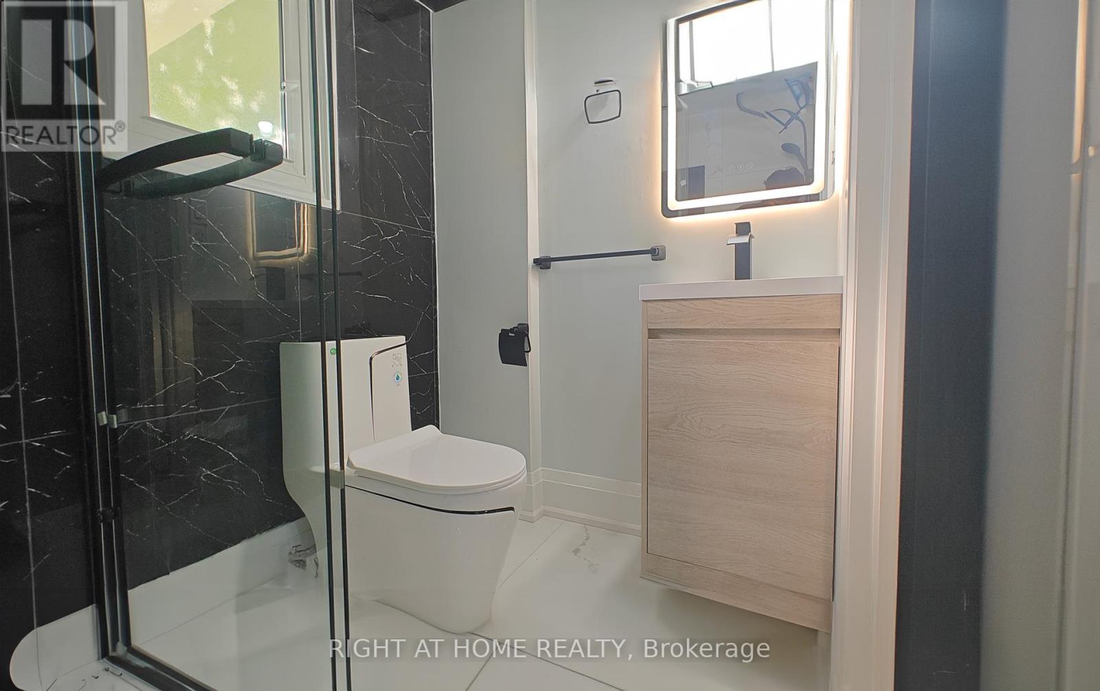 381 East 23rd Street, Hamilton (Burkholme), Ontario  L8V 2X5 - Photo 28 - X12442435
