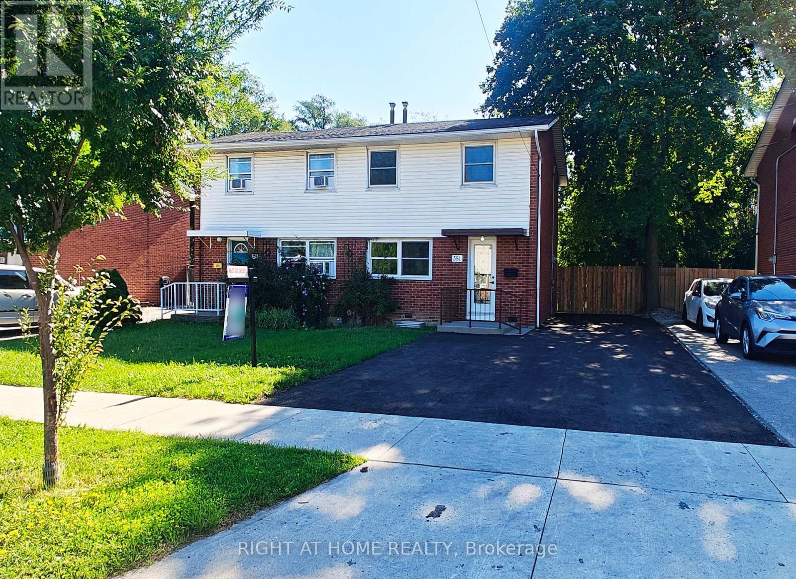 381 East 23rd Street, Hamilton (Burkholme), Ontario  L8V 2X5 - Photo 3 - X12442435