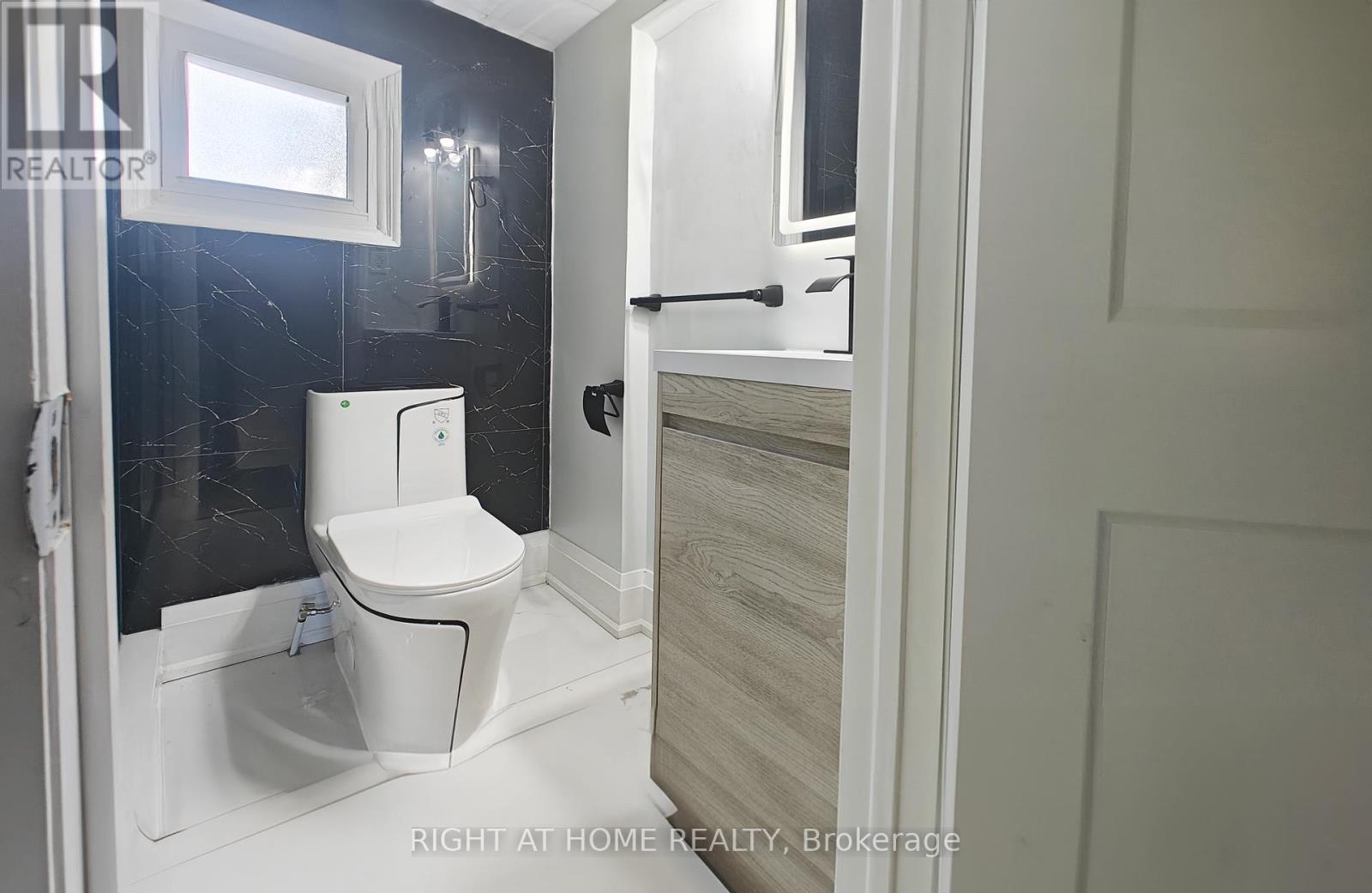 381 East 23rd Street, Hamilton (Burkholme), Ontario  L8V 2X5 - Photo 31 - X12442435