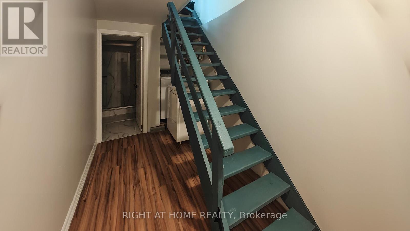 381 East 23rd Street, Hamilton (Burkholme), Ontario  L8V 2X5 - Photo 32 - X12442435