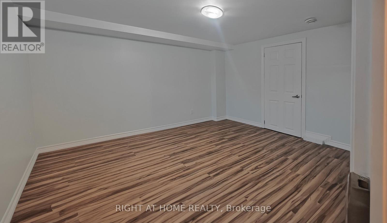 381 East 23rd Street, Hamilton (Burkholme), Ontario  L8V 2X5 - Photo 33 - X12442435