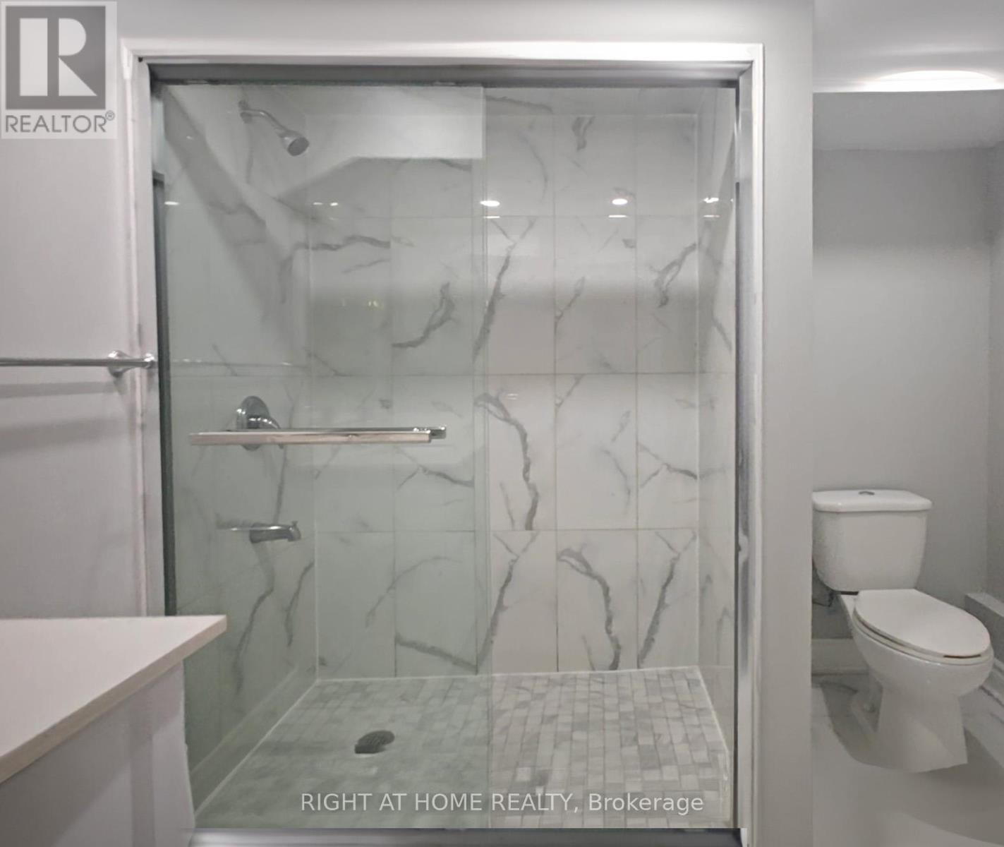 381 East 23rd Street, Hamilton (Burkholme), Ontario  L8V 2X5 - Photo 37 - X12442435